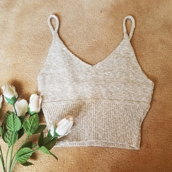 debut Tops - SOLD Debut summer knit crop top sz M/L